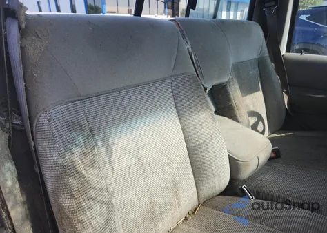 1997 Ford Ranger z USA, uszkodzony, nr VIN 1FTCR11X0VPB24210